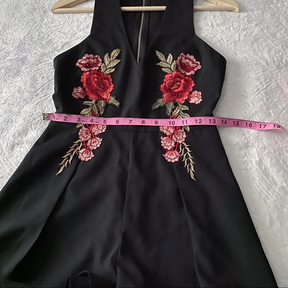 Rose Embroidered Chocker Romper - Picture 5 of 11